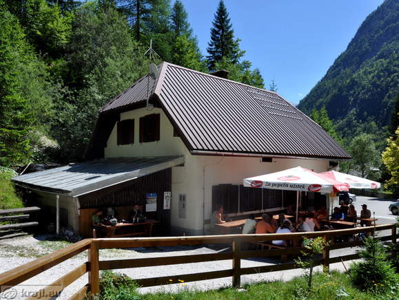 Koča pri izviru Soče