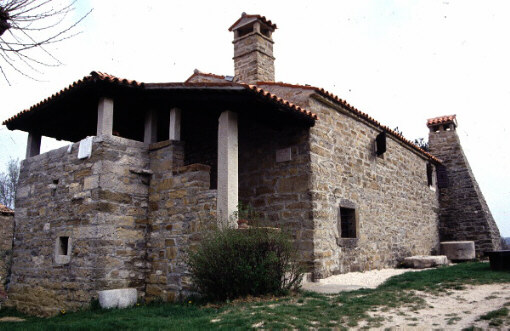 http://www2.arnes.si/~kppomorskim2/slike/pi8.jpg